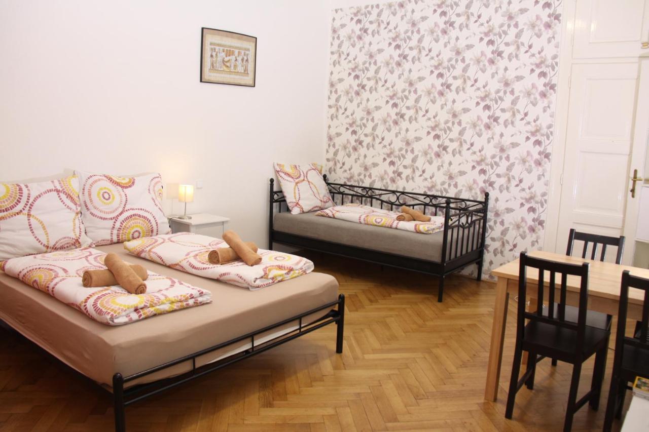 Central Prague Wenceslas Square Apartments Zewnętrze zdjęcie